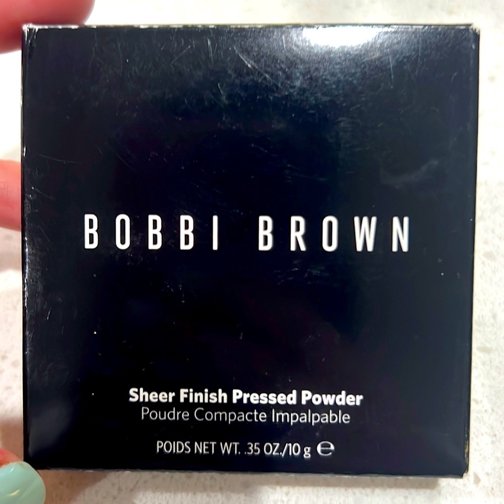 BOBBI BROWN SHEER FINISH PRESSED POWDER- Pale Yellow
